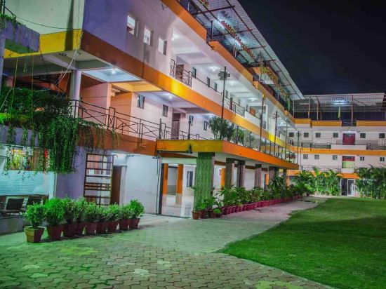 Hotel Kanha — Indore