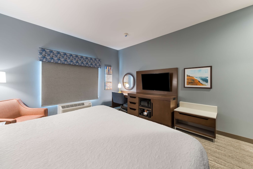 Hampton Inn Niles - photo 18