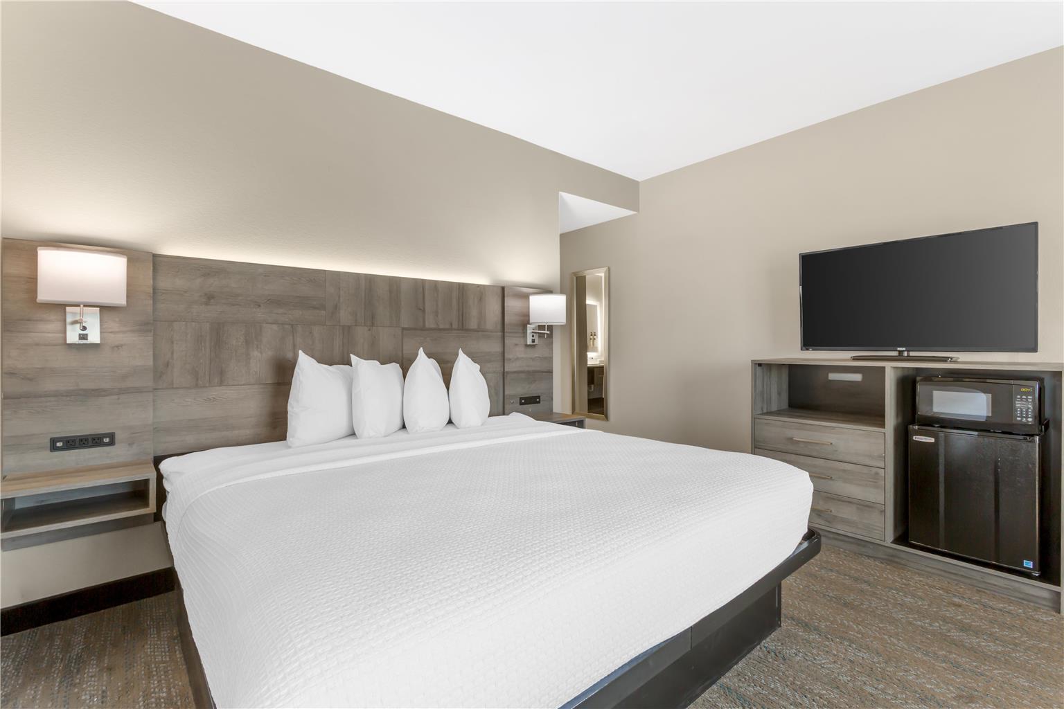 Super 8 by Wyndham Greensboro Coliseum Conv. - photo 13