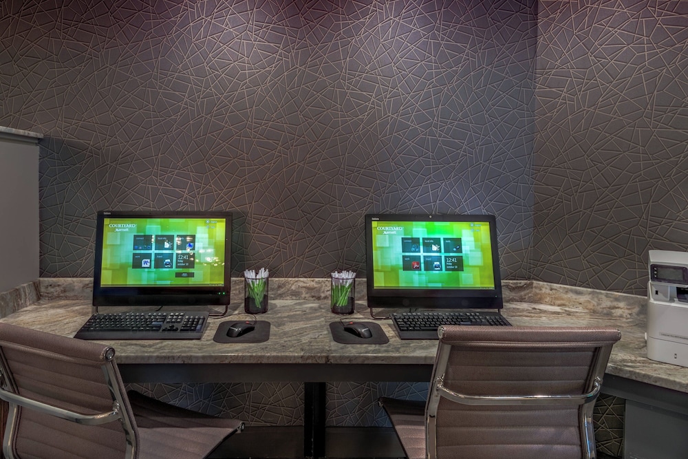 Courtyard by Marriott Bethesda Chevy Chase - photo 18