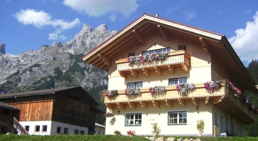 Bio Bauernhof Vorderoberlehen - carbon neutral hotel in Werfenweng