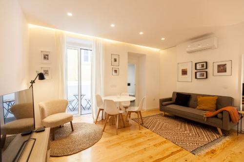 FLH Alcântara Elegant Charm with Balcony — 4-Star Luxury Hotel in Lisbon, Portugal
