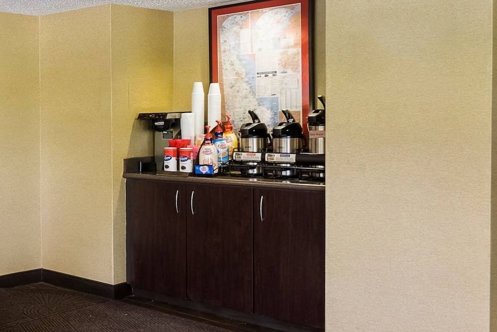 Red Roof Inn PLUS Wilmington Newark - photo 5