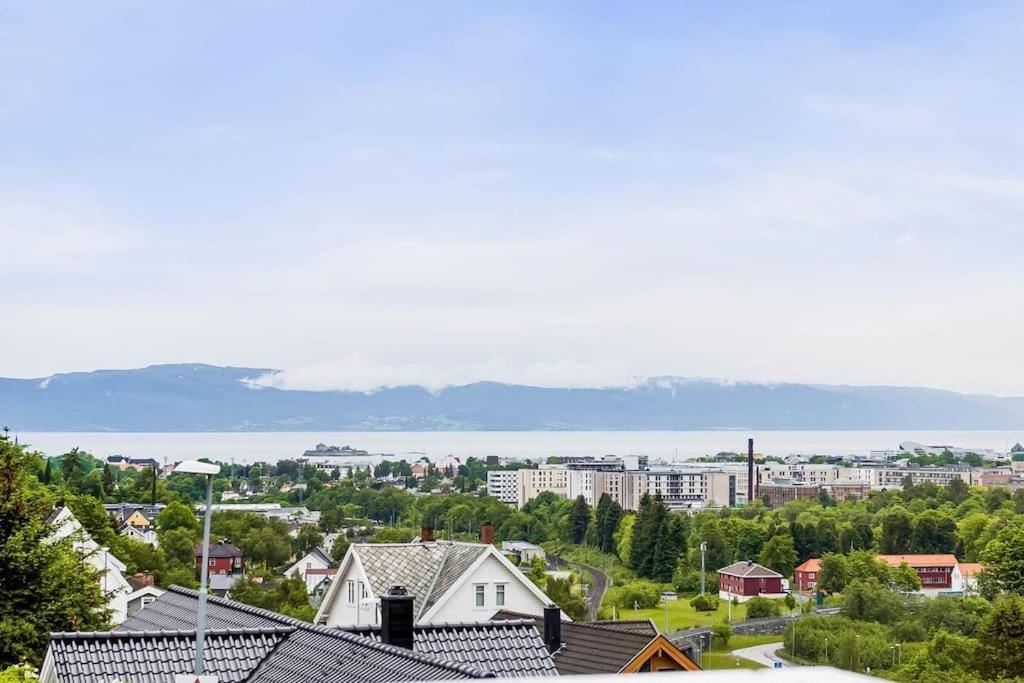 Adorable 1 bedroom apartment with a fantastic view Free Parking — 4-Star Luxury Hotel in Trondheim, Norway