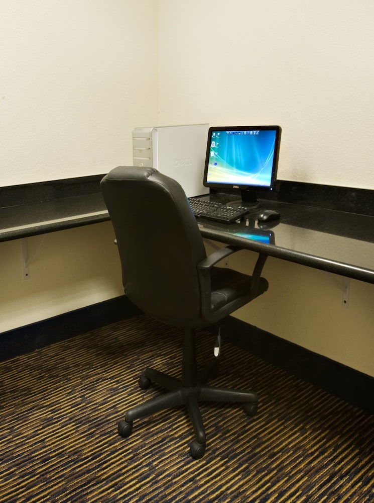 Holiday Inn Express & Suites Childress by IHG - photo 17