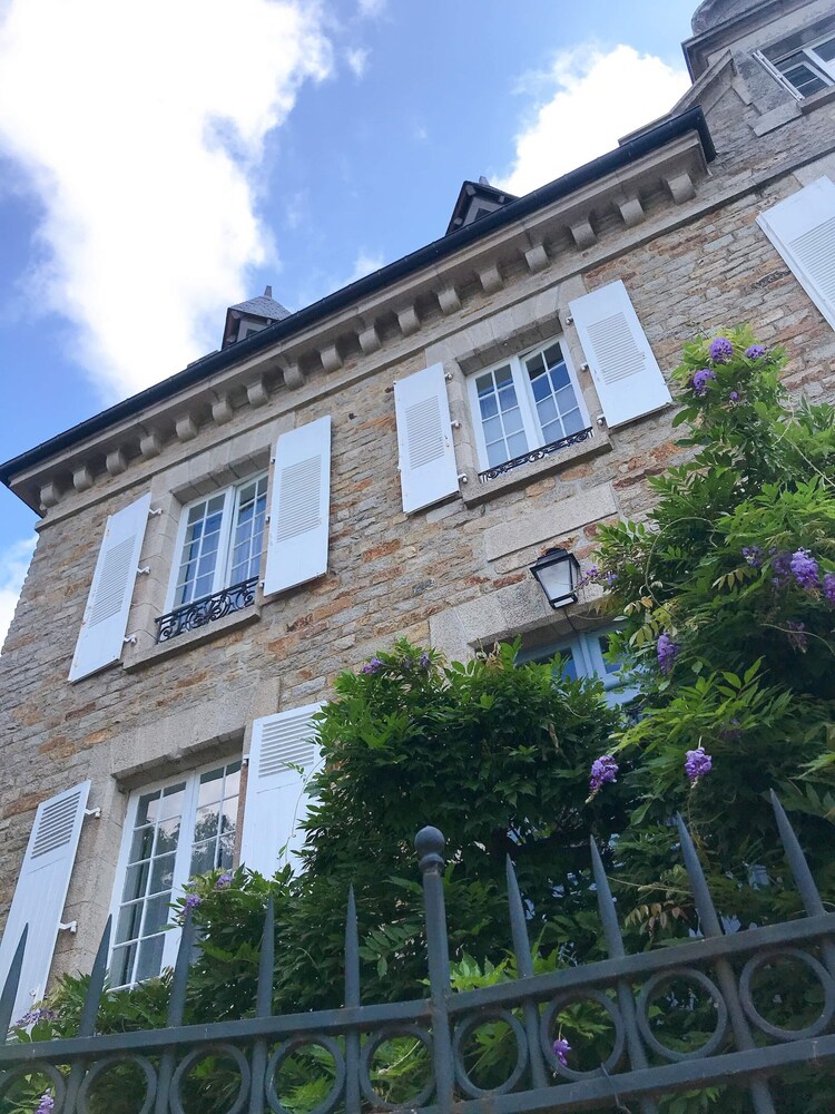 Le 14 St Michel — 4-Star Luxury Hotel in Josselin, France