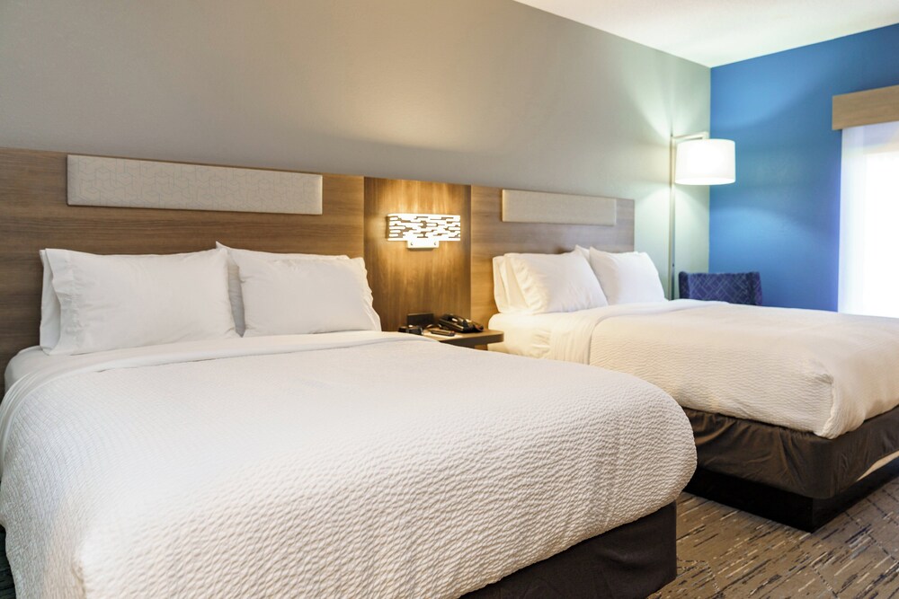 Holiday Inn Express Hotel & Suites Raleigh SW NC State by IHG - photo 35
