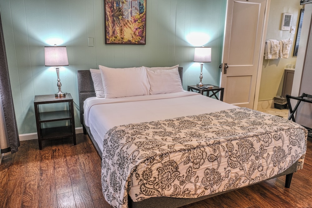 Palm Cottages in Ashland, United States