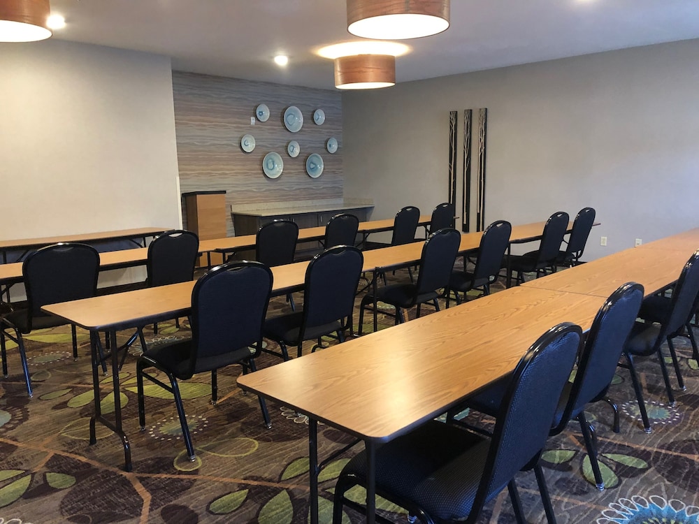 Holiday Inn Express Munising Lakeview by IHG - photo 40