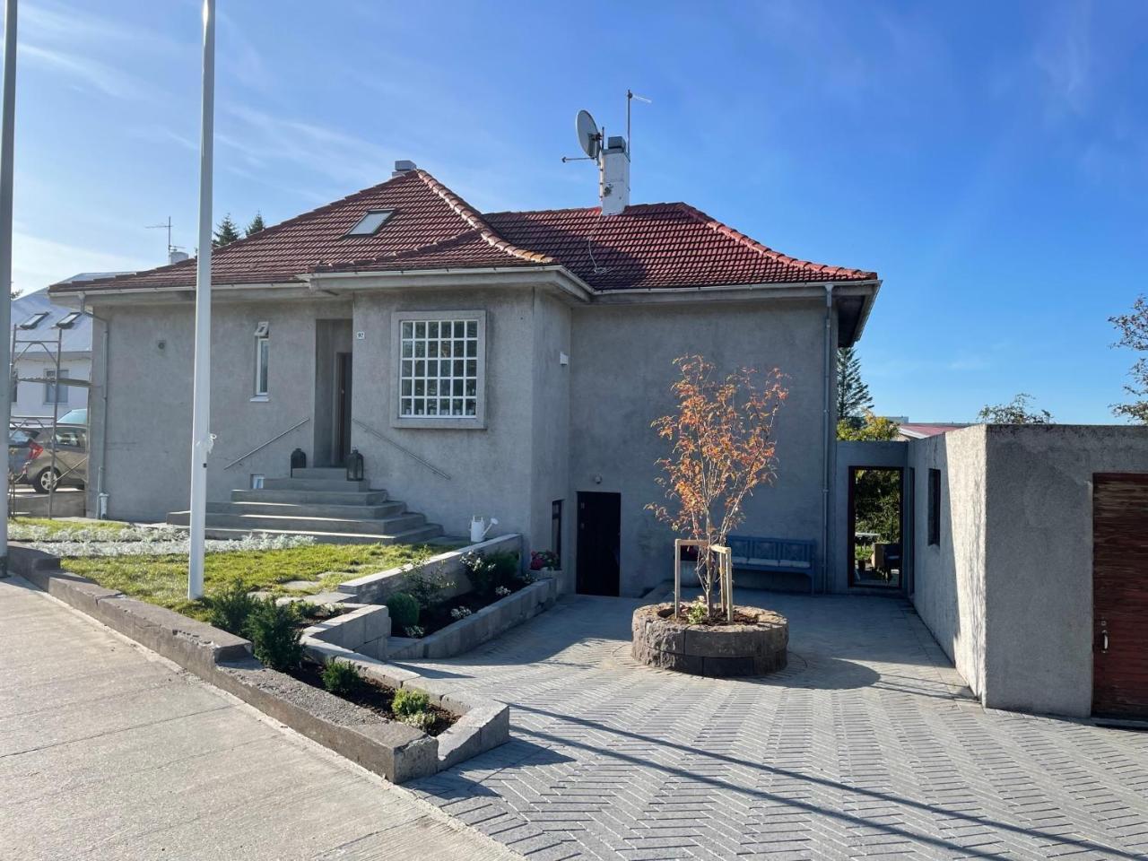 Casa Dísa Dreams A Boutique Guesthouse in Reykjavik City`s Central Park and Botanical Garden in Laugardalur Hot Spring Valley
