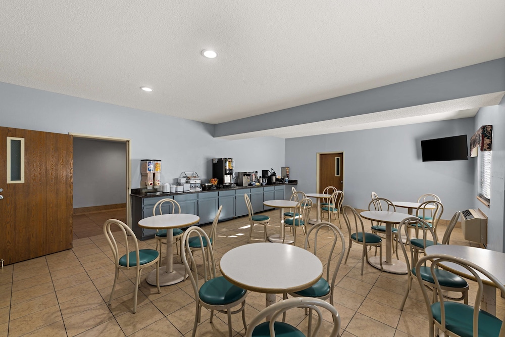 Red Lion Inn & Suites Gretna - photo 24