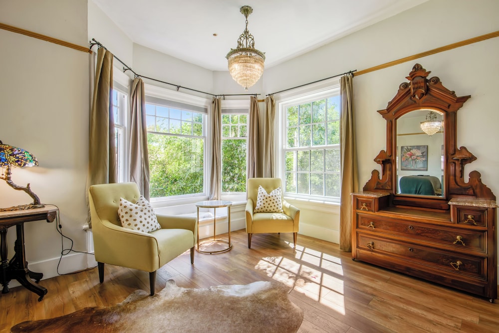 Cedar Gables Inn - photo 16