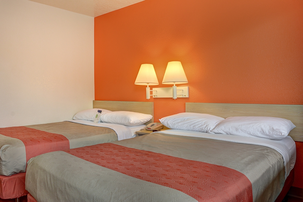 Motel 6 Portland OR Central - photo 11