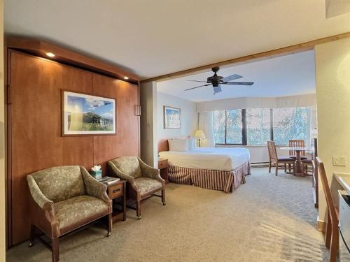 Studio 211 Perfect Location with Pool and Hot Tub — hotel in Crested Butte