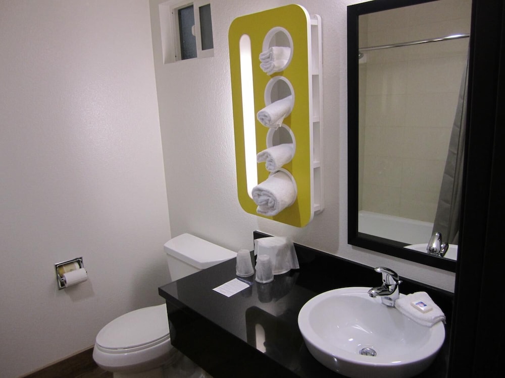 Motel 6 Anaheim CA - photo 16