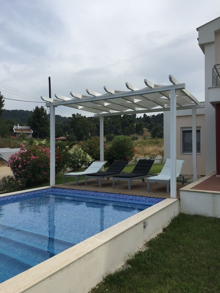 Kanistro Luxury Villa With Pool — 4-Star Luxury Hotel in Kassandreia, Greece