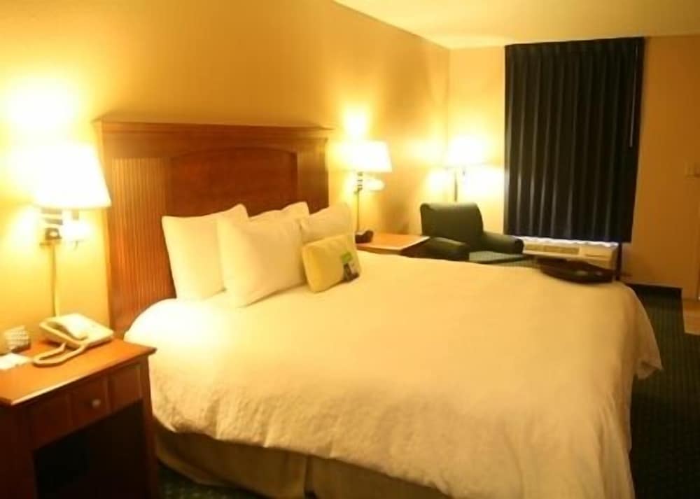 Hampton Inn & Suites Cordele - photo 13