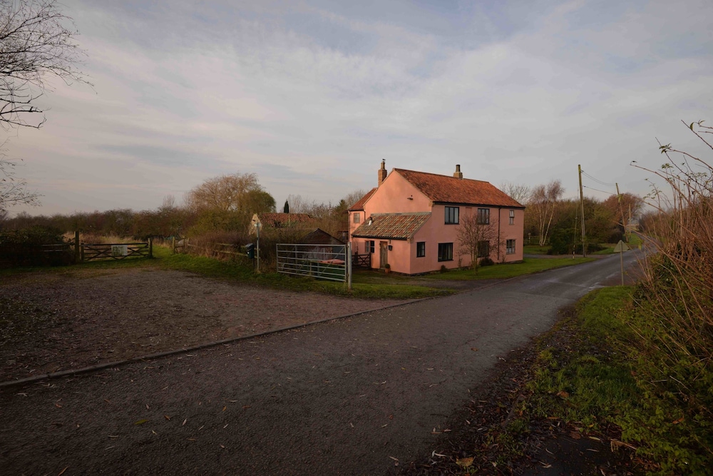 Bridge House B&B — 4-Star Luxury Hotel in Ely, United Kingdom