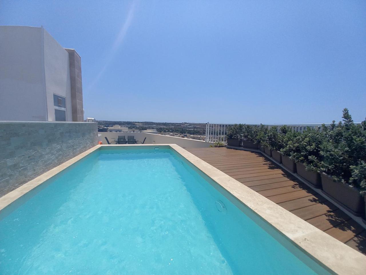 Luxury Penthouse with private pool — 4-Star Luxury Hotel in Qormi, Malta