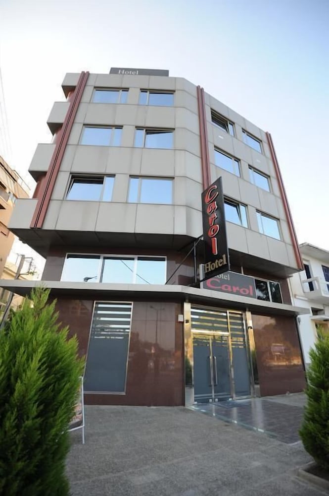 Carol Hotel — hotel in Piraeus