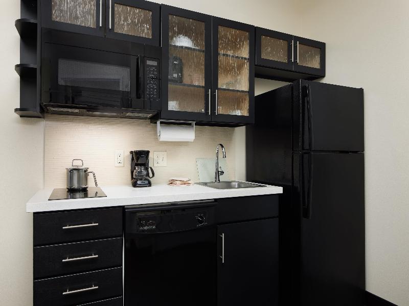Candlewood Suites Valdosta - photo 45