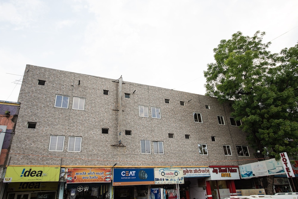 Spot On 23725 Jay Shanti Palace Hotel — Dewas