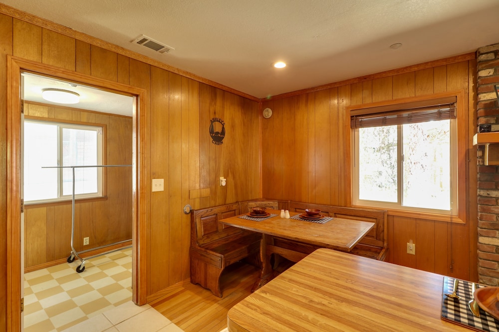 Wrightwood Cabin 4 Mi to Mtn High Resort - photo 12