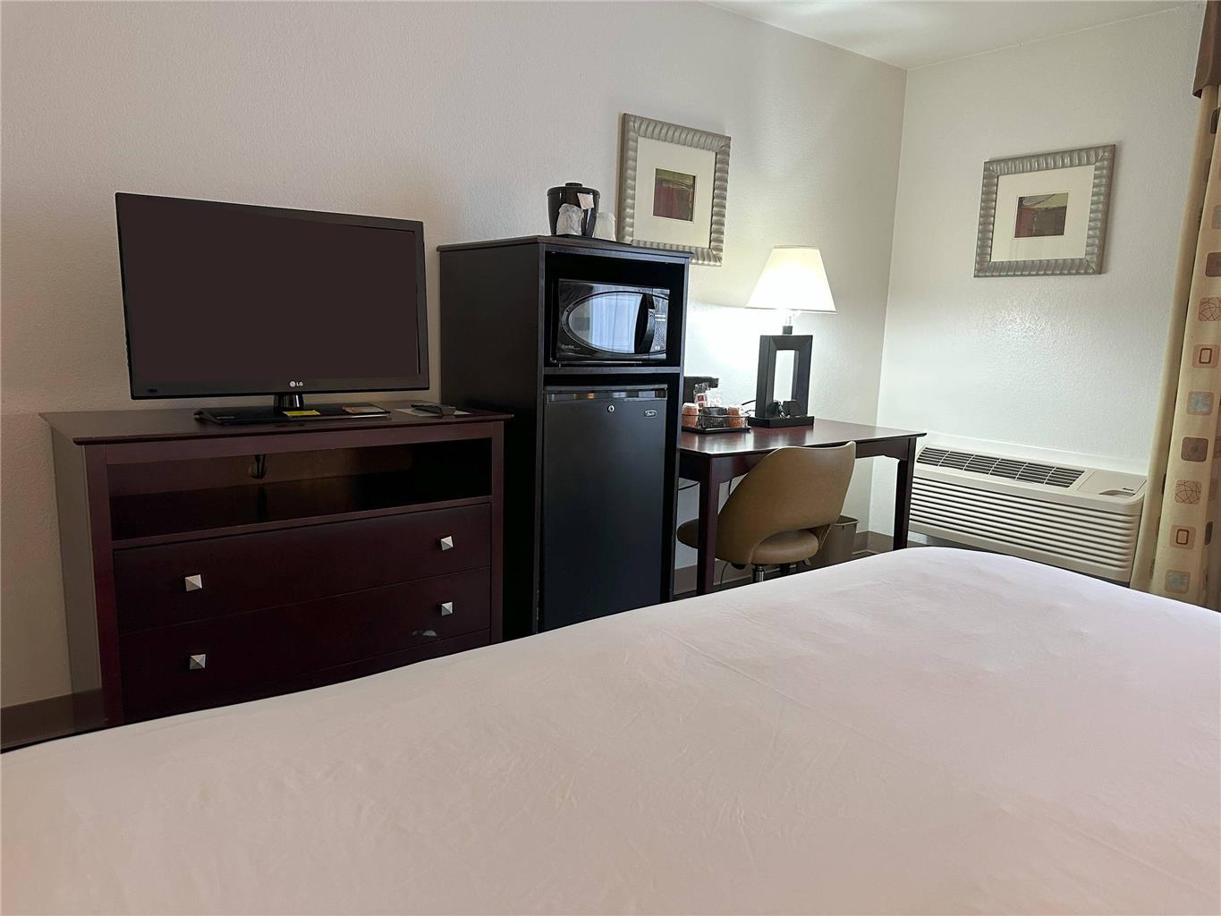 Quality Inn & Suites Everett - photo 32