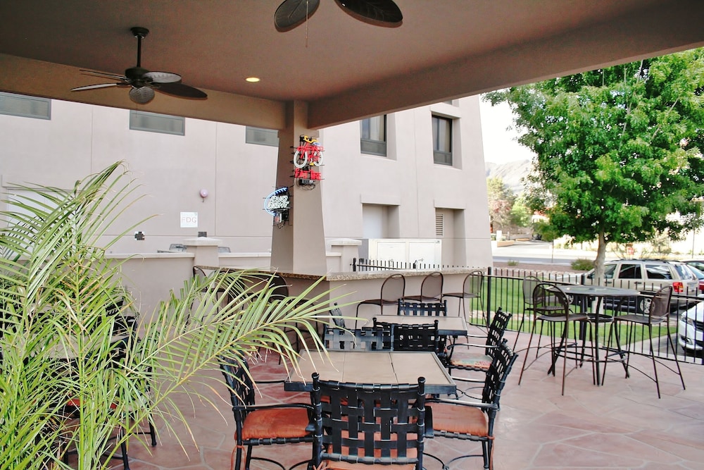 Hilton Garden Inn El Paso University - photo 38