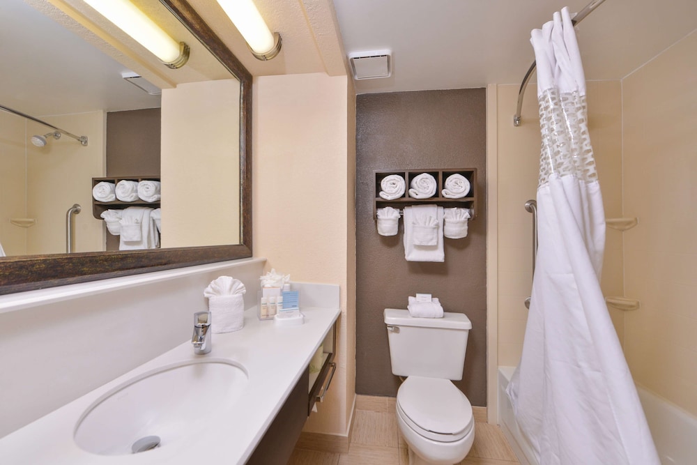 Hampton Inn closest to Universal Orlando - photo 15