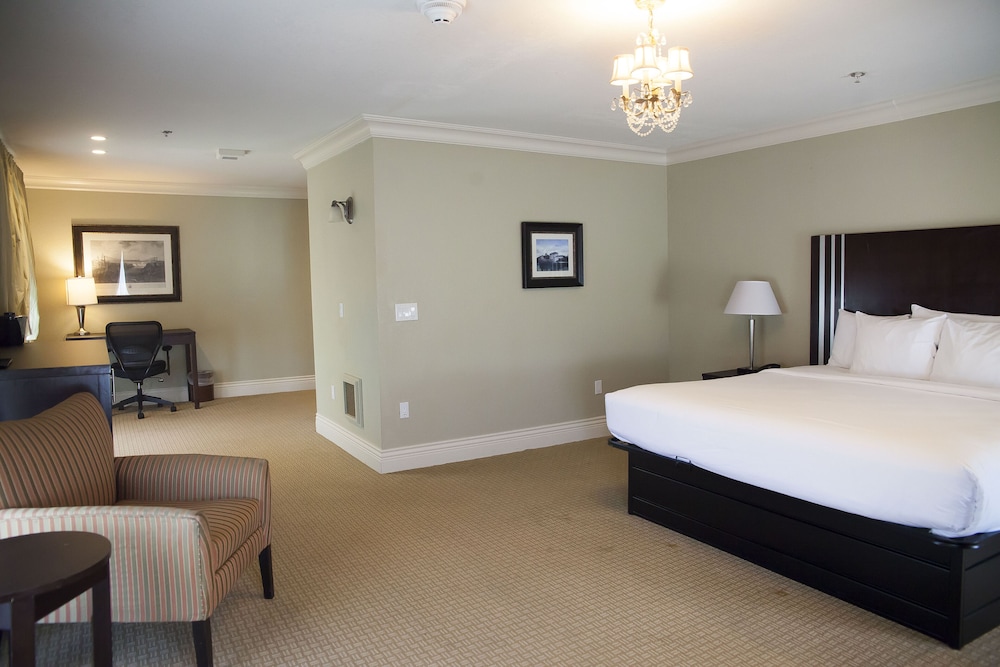 Niagara Crossing Hotel & Spa - photo 6