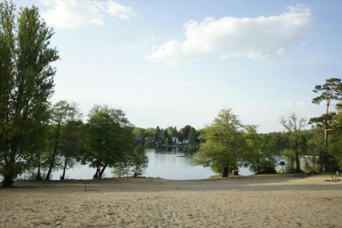 Dachwohnung mit Wasserblick und eigenem Bootssteg — 4-Star Luxury Hotel in Berlin, Germany