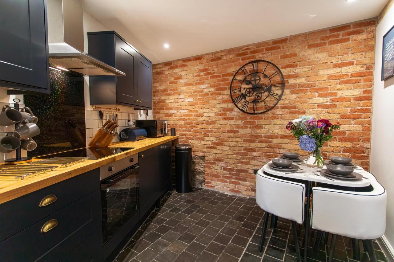 Stylish Home near Alton Towers Peak District Ashbourne Derbyshire in Ashbourne, United Kingdom