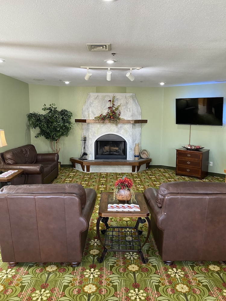 Brookwood Inn - photo 4
