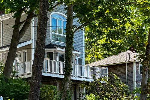 Little River Retreat — Gloucester