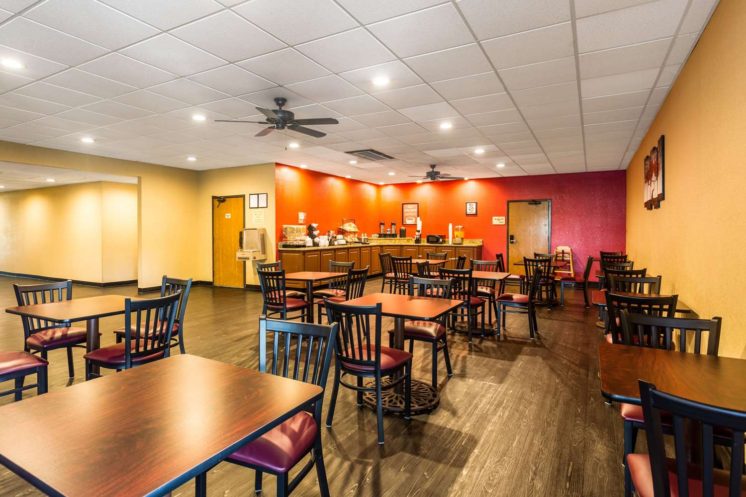 Econo Lodge Homewood Birmingham - photo 11