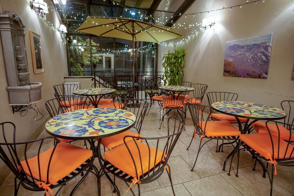 Camas Boutique Hotel - photo 6