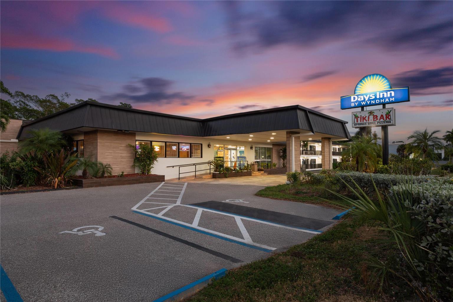 Days Inn by Wyndham Fort Myers Springs Resort in Fort Myers, United States