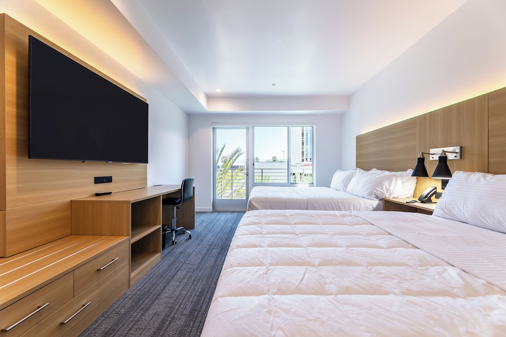 Hotel Mai Downtown Long Beach - photo 36