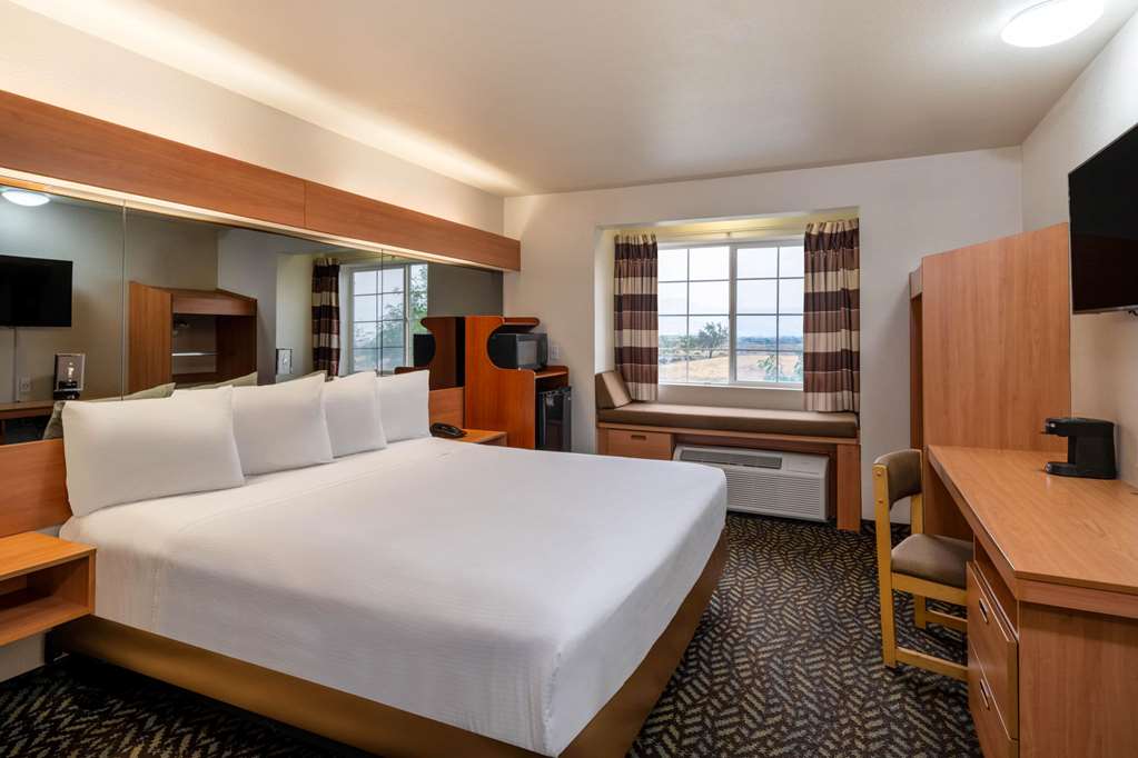 Microtel Inn & Suites by Wyndham Salt Lake City Airport - photo 17