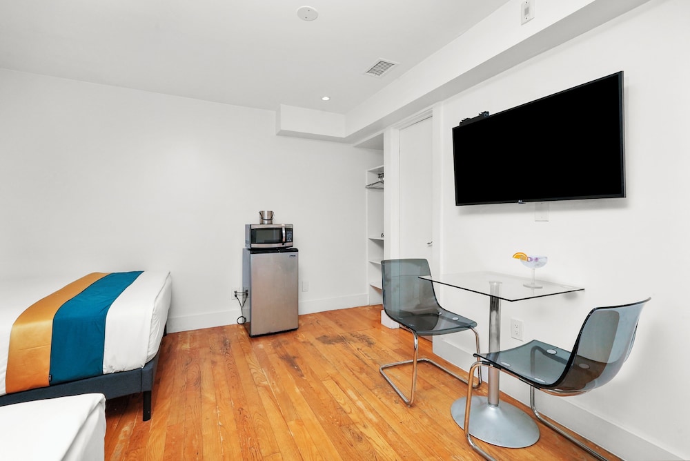 Hollywood Beach Suites - photo 24