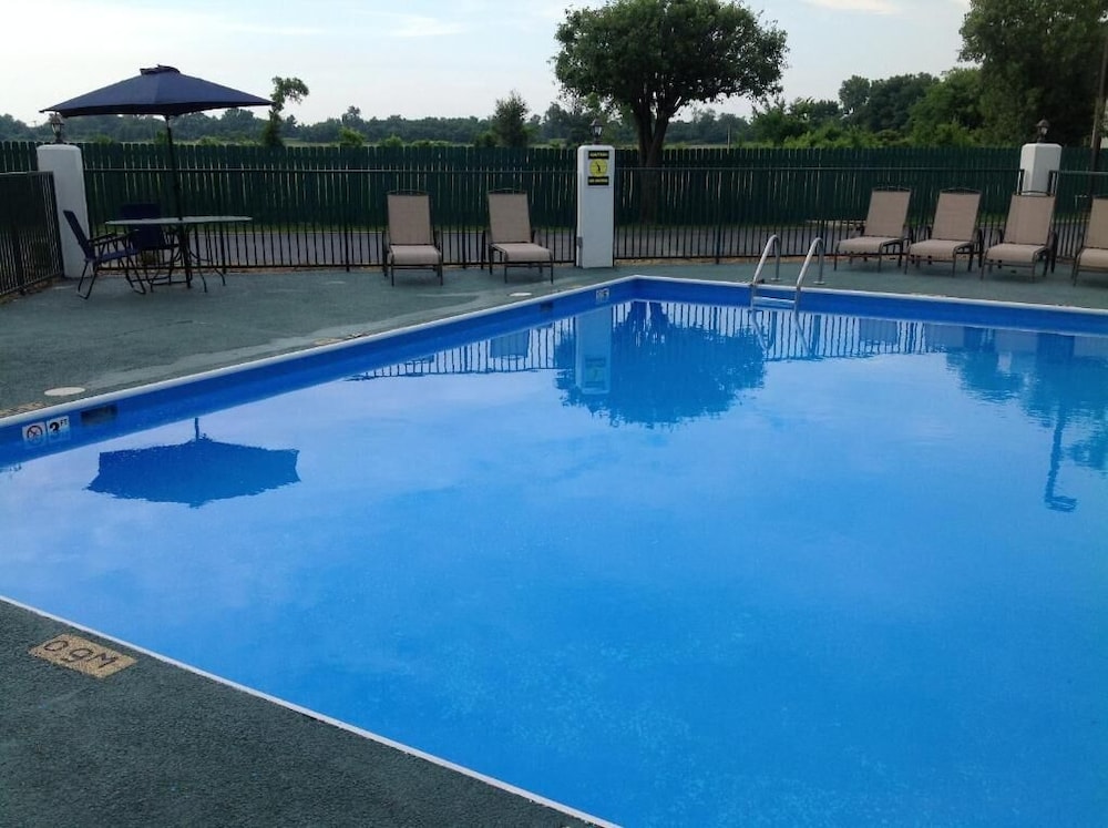 Hallmarc Inn & Suites of West Memphis - photo 11