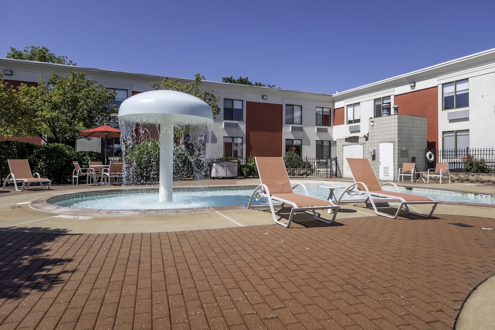 Inn At Chocolate Ave Surestay Collection By Bw - photo 40