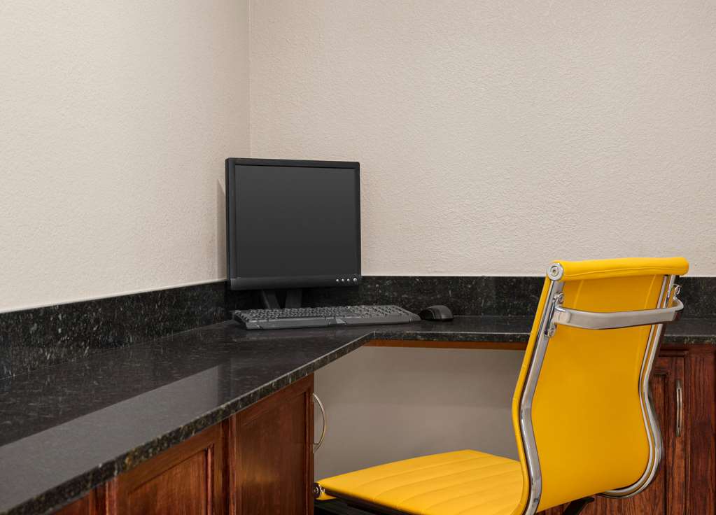 Days Inn by Wyndham Demopolis - photo 31
