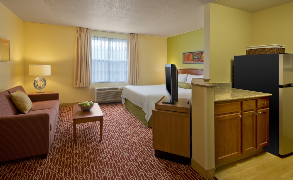Towneplace Suites by Marriott Cincinnati Blue Ash - photo 4
