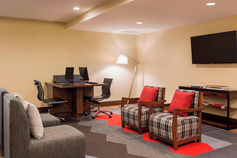 Royle Hotel Milwaukee Airport - photo 13