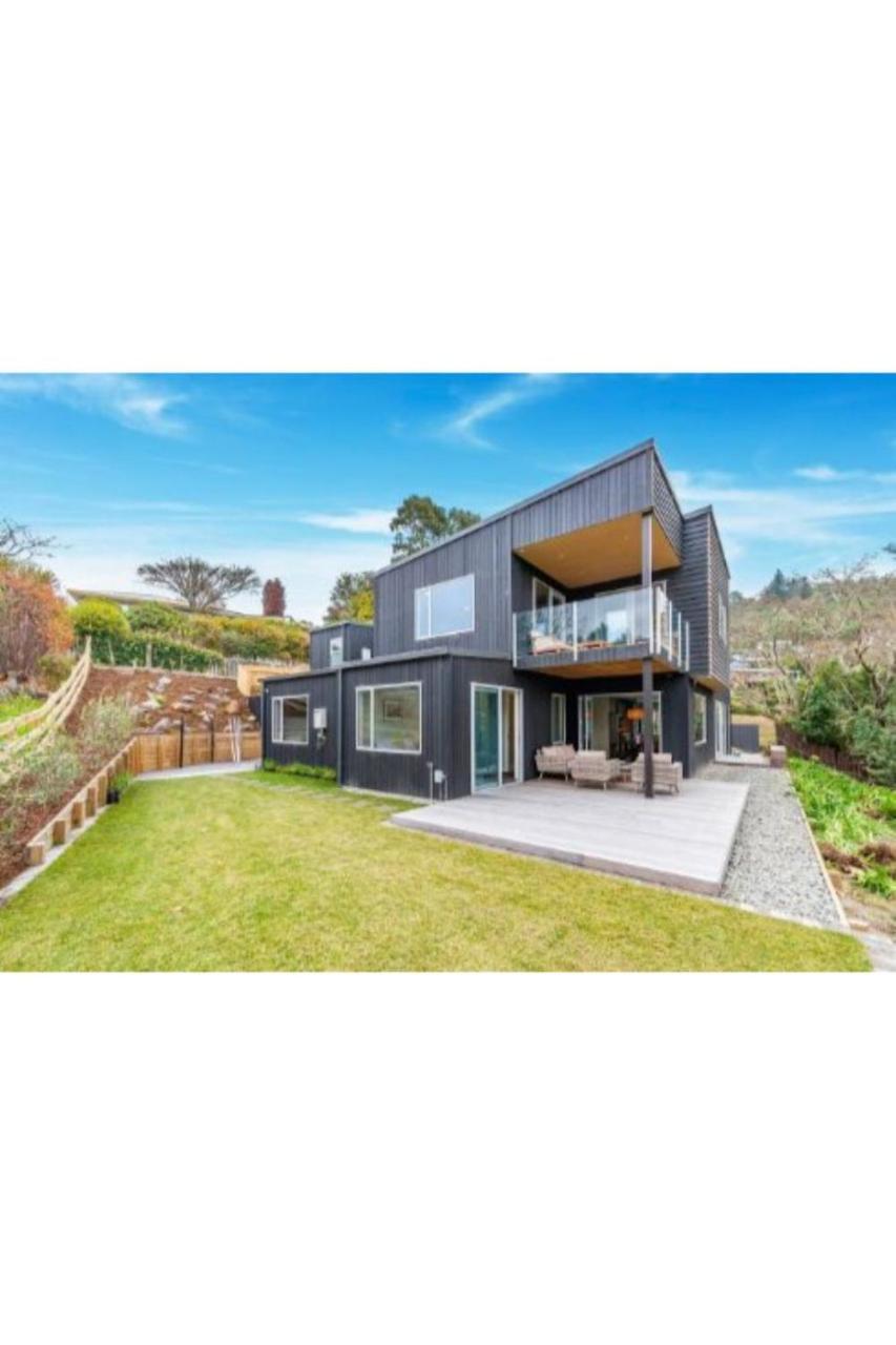 Hideaway at the Bay with Hot Tub in Taupo, New Zealand