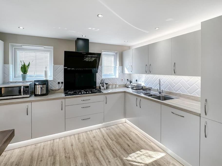 Sheffield Detached Charming 4bd Home — Rotherham — photo 5