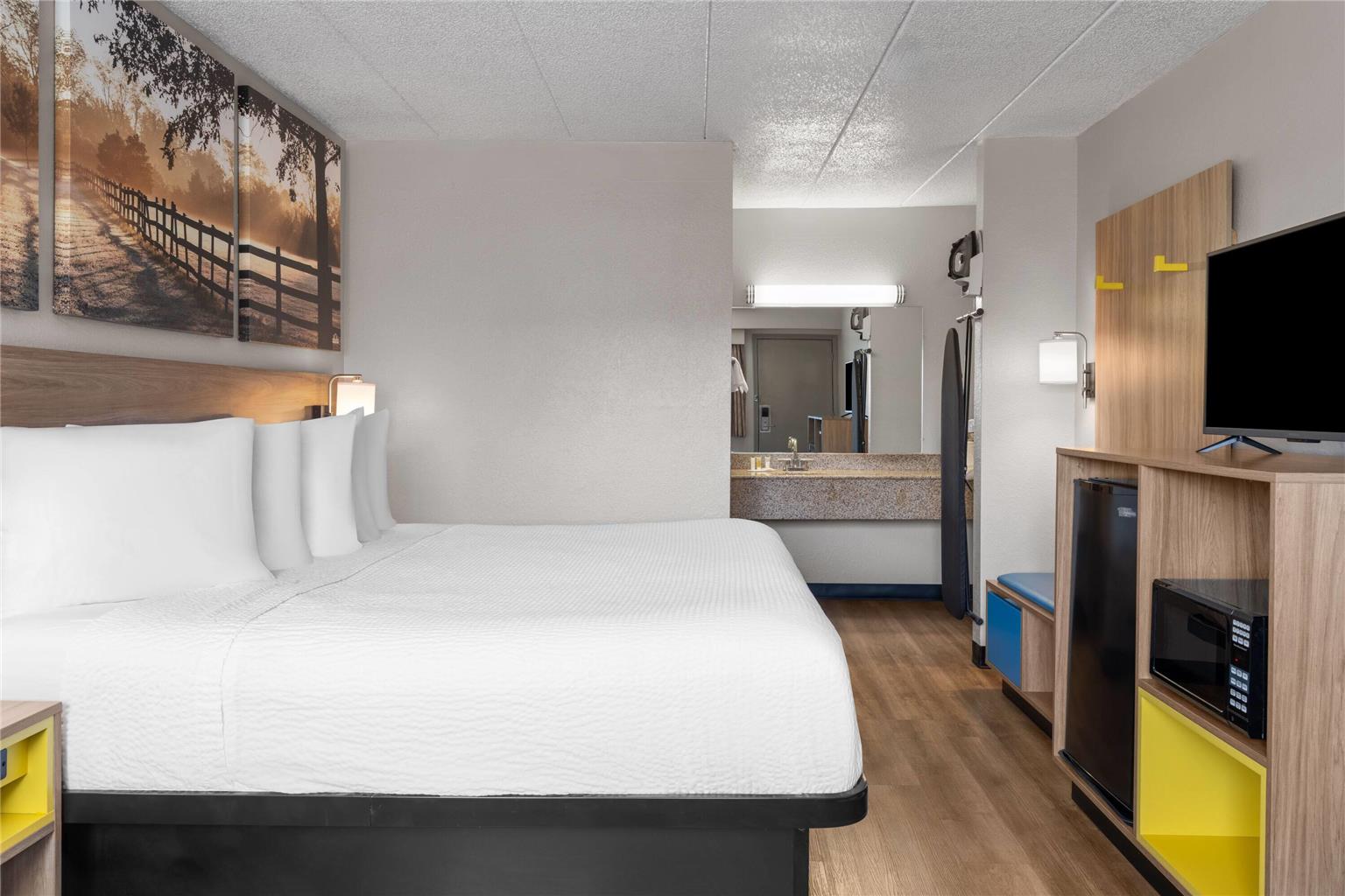 Days Inn by Wyndham Cloverdale Greencastle - photo 17