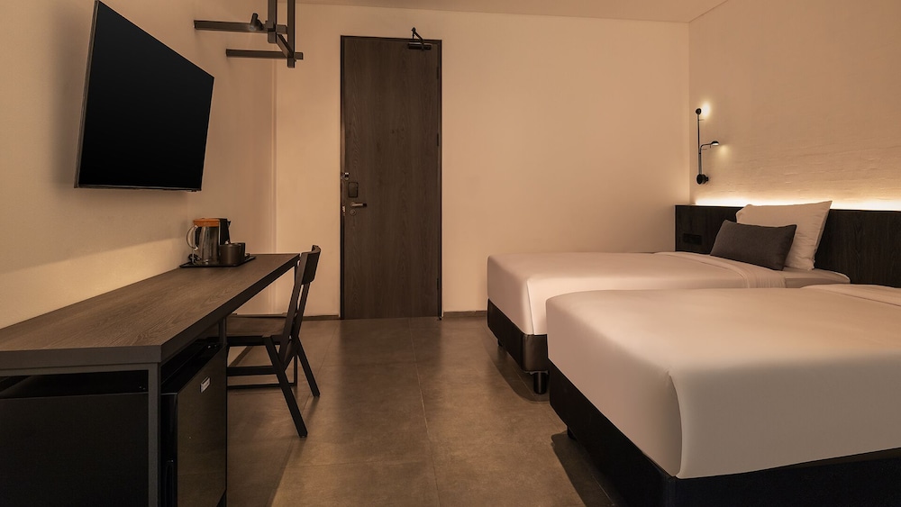 REZ Hotel Semarang — Semarang — photo 2